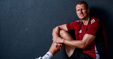 Dan Burn Biography