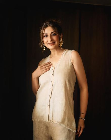 Sonali Bendre Biography