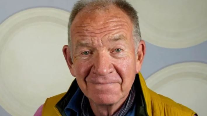 Tom Chadbon Biography