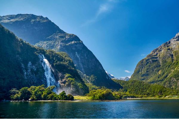 Top 10 countries to visit in the world