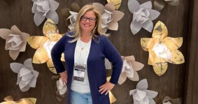 Angela Murray Biography