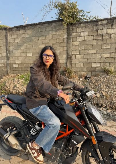 Avantika bhatt Biography