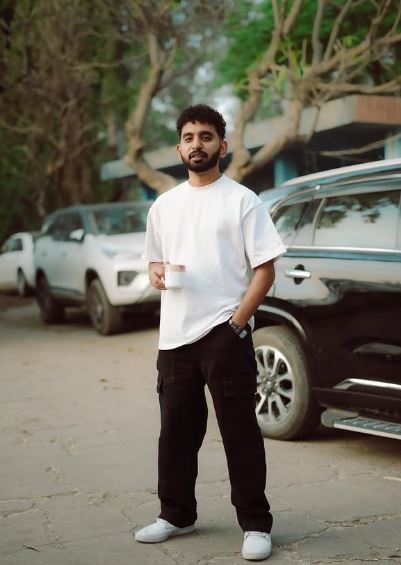 Karan Sandhawalia Biography