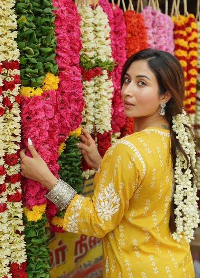 Shreya Kalra Biography